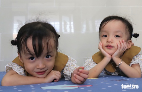 Đôi thiên thần Trúc Nhi - Diệu Nhi sau 2 năm tách rời giờ thế nào? - Ảnh 1. Đôi thiên thần Trúc Nhi - Diệu Nhi sau 2 năm tách rời giờ thế nào? - Ảnh 1.