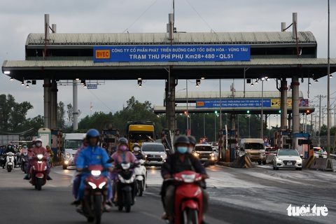 4 ngày lễ, trạm thu phí T2 trên quốc lộ 51 xả trạm 38 lần - Ảnh 2. 4 ngày lễ, trạm thu phí T2 trên quốc lộ 51 xả trạm 38 lần - Ảnh 2.