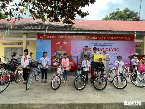 Sáng nay 5-9, gần 23 triệu học sinh cả nước dự khai giảng - Ảnh 31. Sáng nay 5-9, gần 23 triệu học sinh cả nước dự khai giảng - Ảnh 31.