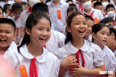 Ngày khai giảng năm học mới đầy ắp tiếng cười - Ảnh 5. Ngày khai giảng năm học mới đầy ắp tiếng cười - Ảnh 5.