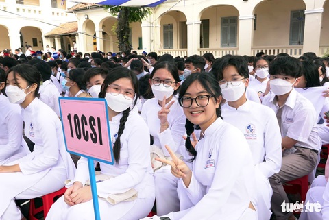 Ngày khai giảng năm học mới đầy ắp tiếng cười - Ảnh 8. Ngày khai giảng năm học mới đầy ắp tiếng cười - Ảnh 8.