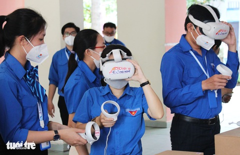 Học toán trực quan từ thực tế ảo - Ảnh 1. Học toán trực quan từ thực tế ảo - Ảnh 1.