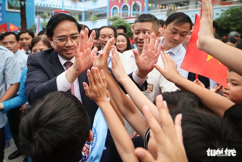 Thủ tướng Phạm Minh Chính: Đừng vì bệnh thành tích mà làm tổn thương trẻ - Ảnh 1. Thủ tướng Phạm Minh Chính: Đừng vì bệnh thành tích mà làm tổn thương trẻ - Ảnh 1.