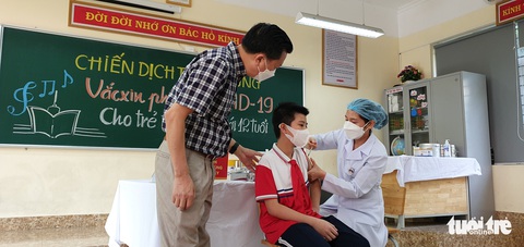 Một phường ở Quảng Ninh từng tính cho trẻ học riêng nếu chưa tiêm vắc xin COVID-19 - Ảnh 1. Một phường ở Quảng Ninh từng tính cho trẻ học riêng nếu chưa tiêm vắc xin COVID-19 - Ảnh 1.