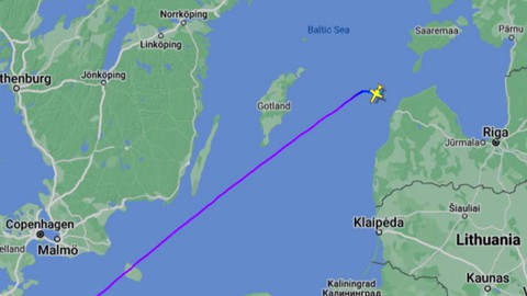 Máy bay rơi trên biển Baltic, chiến đấu cơ NATO phải xuất kích - Ảnh 1. Máy bay rơi trên biển Baltic, chiến đấu cơ NATO phải xuất kích - Ảnh 1.