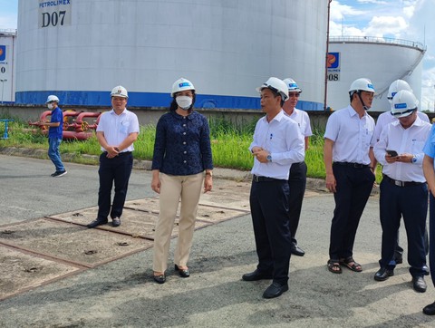 TP.HCM: Báo cáo Chính phủ những đơn vị kinh doanh xăng dầu ‘lời thì làm, lỗ thì trốn’ - Ảnh 1. TP.HCM: Báo cáo Chính phủ những đơn vị kinh doanh xăng dầu ‘lời thì làm, lỗ thì trốn’ - Ảnh 1.