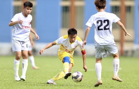 U17 Sài Gòn lần đầu tiên vào bán kết U17 quốc gia - Ảnh 2. U17 Sài Gòn lần đầu tiên vào bán kết U17 quốc gia - Ảnh 2.