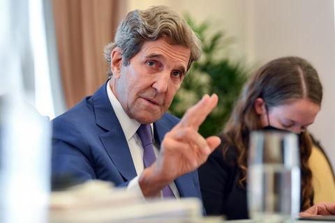 Đặc phái viên John Kerry: Hàng tỉ USD sẵn sàng đổ vào Việt Nam - Ảnh 1. Đặc phái viên John Kerry: Hàng tỉ USD sẵn sàng đổ vào Việt Nam - Ảnh 1.
