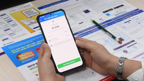 Quản lý, vận hành lưới điện miền Nam: Chăm sóc khách hàng hiệu quả hơn nhờ số hóa - Ảnh 2. Quản lý, vận hành lưới điện miền Nam: Chăm sóc khách hàng hiệu quả hơn nhờ số hóa - Ảnh 2.