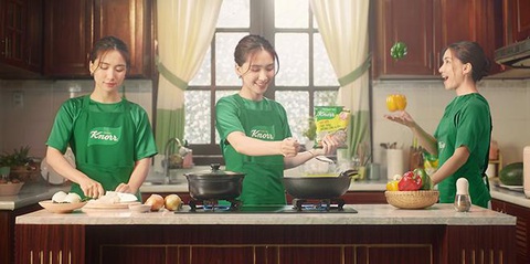 Hòa Minzy rạng rỡ trong loạt phim ngắn vừa ra mắt - Ảnh 3. Hòa Minzy rạng rỡ trong loạt phim ngắn vừa ra mắt - Ảnh 3.