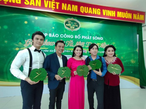 Võ Minh Lâm làm MC chương trình Tài tử miệt vườn - Ảnh 2. Võ Minh Lâm làm MC chương trình Tài tử miệt vườn - Ảnh 2.