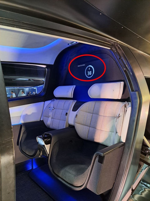 Bên trong taxi bay như xe sang trên bầu trời: Giải trí bằng cửa sổ lớn, chở 4 người vẫn rộng rãi - Ảnh 7. Bên trong taxi bay như xe sang trên bầu trời: Giải trí bằng cửa sổ lớn, chở 4 người vẫn rộng rãi - Ảnh 7.
