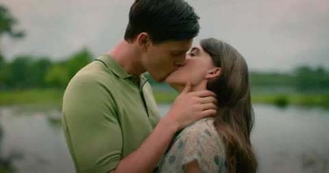 Xa ngoài kia, nơi loài tôm hát: Khi điện ảnh không đầy ắp như ngôn từ - Ảnh 5. Xa ngoài kia, nơi loài tôm hát: Khi điện ảnh không đầy ắp như ngôn từ - Ảnh 5.