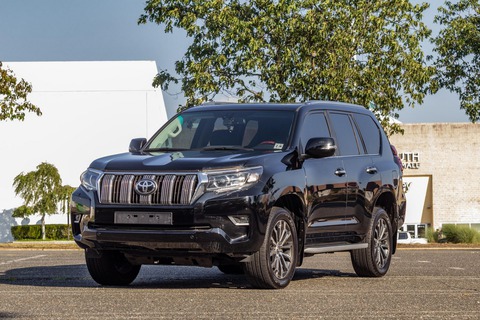 Quá mê Toyota, chủ xe kỳ công độ Lexus GX 460 thành Land Cruiser Prado - Ảnh 1. Quá mê Toyota, chủ xe kỳ công độ Lexus GX 460 thành Land Cruiser Prado - Ảnh 1.