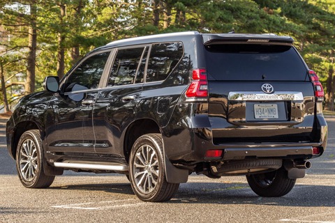 Quá mê Toyota, chủ xe kỳ công độ Lexus GX 460 thành Land Cruiser Prado - Ảnh 2. Quá mê Toyota, chủ xe kỳ công độ Lexus GX 460 thành Land Cruiser Prado - Ảnh 2.