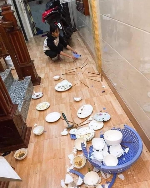 Ảnh vui 8-9: Anh chồng chu đáo chuẩn bị hẳn biển cảnh báo khi vợ lái xe - Ảnh 6. Ảnh vui 8-9: Anh chồng chu đáo chuẩn bị hẳn biển cảnh báo khi vợ lái xe - Ảnh 6.