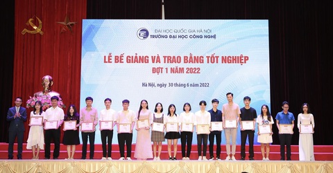 Nhiều sinh viên tốt nghiệp trễ vì chưa đạt chuẩn đầu ra ngoại ngữ - Ảnh 1. Nhiều sinh viên tốt nghiệp trễ vì chưa đạt chuẩn đầu ra ngoại ngữ - Ảnh 1.