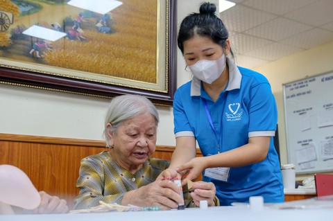 Nhật Bản bật đèn xanh cho ứng viên làm điều dưỡng, chăm sóc người cao tuổi - Ảnh 2. Nhật Bản bật đèn xanh cho ứng viên làm điều dưỡng, chăm sóc người cao tuổi - Ảnh 2.