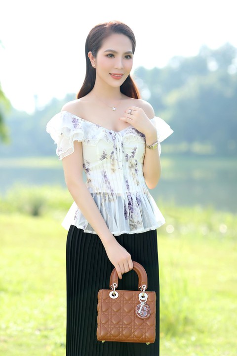 Á quân Thần tượng Bolero 2019 Dương Kim Ánh tiết lộ tuyệt chiêu trầm để cảm - Ảnh 2. Á quân Thần tượng Bolero 2019 Dương Kim Ánh tiết lộ tuyệt chiêu trầm để cảm - Ảnh 2.