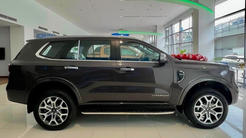 Giá Ford Everest leo thang tại đại lý: Thêm gần 200 triệu nếu mua bản cao nhất ngay tháng 9 - Ảnh 1. Giá Ford Everest leo thang tại đại lý: Thêm gần 200 triệu nếu mua bản cao nhất ngay tháng 9 - Ảnh 1.
