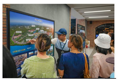 Aqua City hút nhà đầu tư tham quan dự án dịp lễ 2-9 - Ảnh 6. Aqua City hút nhà đầu tư tham quan dự án dịp lễ 2-9 - Ảnh 6.