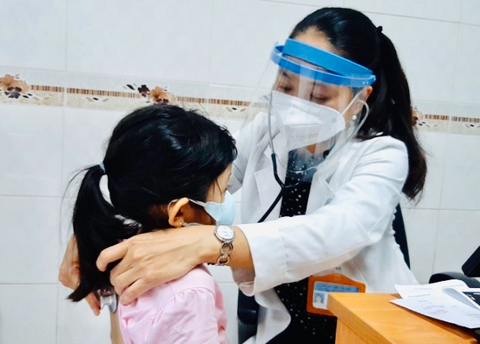 Trẻ sốt siêu vi tăng cao ở Cần Thơ - Ảnh 1. Trẻ sốt siêu vi tăng cao ở Cần Thơ - Ảnh 1.