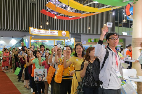 BenThanh Tourist đón thu vàng - ngàn ưu đãi tại hội chợ ITE HCMC 2022 - Ảnh 2. BenThanh Tourist đón thu vàng - ngàn ưu đãi tại hội chợ ITE HCMC 2022 - Ảnh 2.