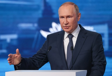 Ông Putin: Nga đã qua đỉnh điểm khó khăn vì bão trừng phạt của phương Tây - Ảnh 1. Ông Putin: Nga đã qua đỉnh điểm khó khăn vì bão trừng phạt của phương Tây - Ảnh 1.