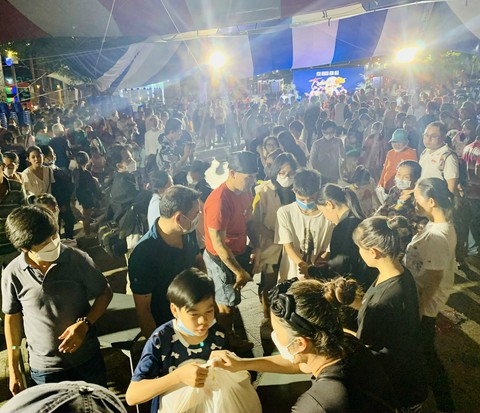 Nghệ sĩ Kim Xuân, Á hậu Kim Duyên mang Trung thu sớm đến 500 trẻ bị ảnh hưởng bởi HIV/AIDS - Ảnh 7. Nghệ sĩ Kim Xuân, Á hậu Kim Duyên mang Trung thu sớm đến 500 trẻ bị ảnh hưởng bởi HIV/AIDS - Ảnh 7.