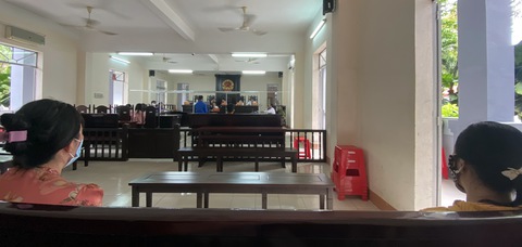 Cuồng ghen chém vợ lãnh 13 năm tù - Ảnh 2. Cuồng ghen chém vợ lãnh 13 năm tù - Ảnh 2.