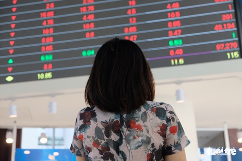 Trước ngày bị phạt nặng, nhiều cổ phiếu họ FLC tăng kịch trần - Ảnh 1. Trước ngày bị phạt nặng, nhiều cổ phiếu họ FLC tăng kịch trần - Ảnh 1.