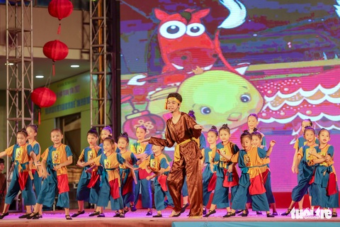 Trung thu này, ăn bánh bò, bún mắm, bánh tét giữa lòng Hà Nội - Ảnh 7. Trung thu này, ăn bánh bò, bún mắm, bánh tét giữa lòng Hà Nội - Ảnh 7.