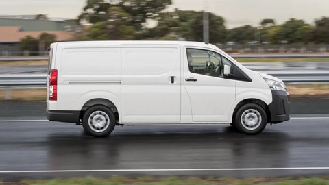 Xe cá mập Toyota HiAce sắp có bản chạy điện, thay đổi thiết kế để an toàn hơn - Ảnh 2. Xe cá mập Toyota HiAce sắp có bản chạy điện, thay đổi thiết kế để an toàn hơn - Ảnh 2.