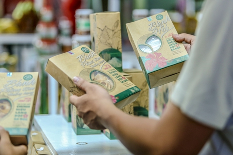 Đồng Tháp mang hàng trăm sản vật quê hương ra Hà Nội - Ảnh 7. Đồng Tháp mang hàng trăm sản vật quê hương ra Hà Nội - Ảnh 7.