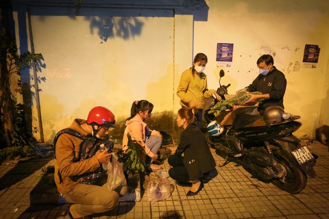 ‘Vào Bình Dương khám bệnh cho con, 3 anh em rủ nhau đi hát karaoke thì chết’ - Ảnh 2. ‘Vào Bình Dương khám bệnh cho con, 3 anh em rủ nhau đi hát karaoke thì chết’ - Ảnh 2.