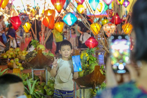 Đồng Tháp mang hàng trăm sản vật quê hương ra Hà Nội - Ảnh 6. Đồng Tháp mang hàng trăm sản vật quê hương ra Hà Nội - Ảnh 6.