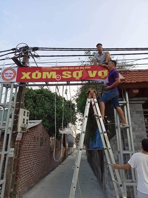 Ảnh vui 9-9: Xóm sợ vợ này đông vui quá ta! - Ảnh 1.
