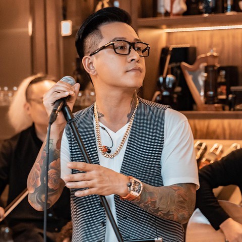 Tuấn Hưng đã nộp phạt, tuyên bố ‘quốc có quốc pháp, gia có gia quy’ - Ảnh 1. Tuấn Hưng đã nộp phạt, tuyên bố ‘quốc có quốc pháp, gia có gia quy’ - Ảnh 1.