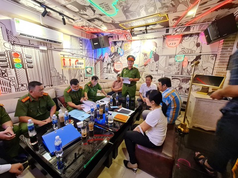 Vụ cháy karaoke ở Bình Dương: Không thể nói không có chuyện buông lỏng! - Ảnh 1. Vụ cháy karaoke ở Bình Dương: Không thể nói không có chuyện buông lỏng! - Ảnh 1.