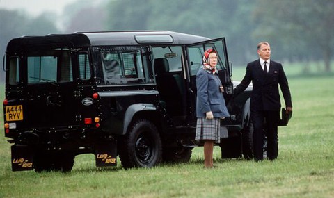 Bộ sưu tập xe của Nữ hoàng Elizabeth II: 30 chiếc gần như toàn gốc Anh, đích thân bà lái nhiều xe - Ảnh 1. Bộ sưu tập xe của Nữ hoàng Elizabeth II: 30 chiếc gần như toàn gốc Anh, đích thân bà lái nhiều xe - Ảnh 1.