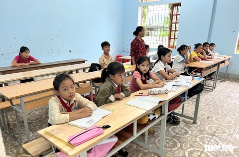 Nghệ An chỉ đạo xử lý vụ phụ huynh phản đối sáp nhập trường - Ảnh 1. Nghệ An chỉ đạo xử lý vụ phụ huynh phản đối sáp nhập trường - Ảnh 1.