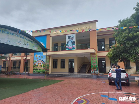 Chậm bàn giao phòng học, trẻ mầm non chỉ đi học một buổi - Ảnh 2. Chậm bàn giao phòng học, trẻ mầm non chỉ đi học một buổi - Ảnh 2.