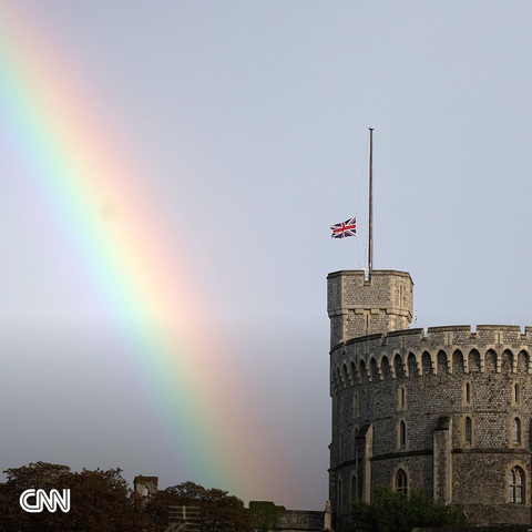 Cầu vồng kép xuất hiện ở London trong giờ phút Nữ hoàng Elizabeth II băng hà - Ảnh 4. Cầu vồng kép xuất hiện ở London trong giờ phút Nữ hoàng Elizabeth II băng hà - Ảnh 4.