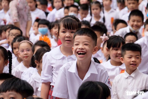 Hà Nội dự kiến dành hơn 1.100 tỉ đồng hỗ trợ 50% học phí trong năm 2022-2023 - Ảnh 1. Hà Nội dự kiến dành hơn 1.100 tỉ đồng hỗ trợ 50% học phí trong năm 2022-2023 - Ảnh 1.