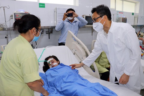 Phó thủ tướng Vũ Đức Đam: Không nhất thiết bác sĩ ở trạm y tế xã - Ảnh 1. Phó thủ tướng Vũ Đức Đam: Không nhất thiết bác sĩ ở trạm y tế xã - Ảnh 1.