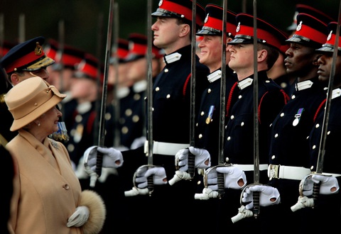 Nữ hoàng Elizabeth II và những kỷ lục thú vị - Ảnh 1. Nữ hoàng Elizabeth II và những kỷ lục thú vị - Ảnh 1.