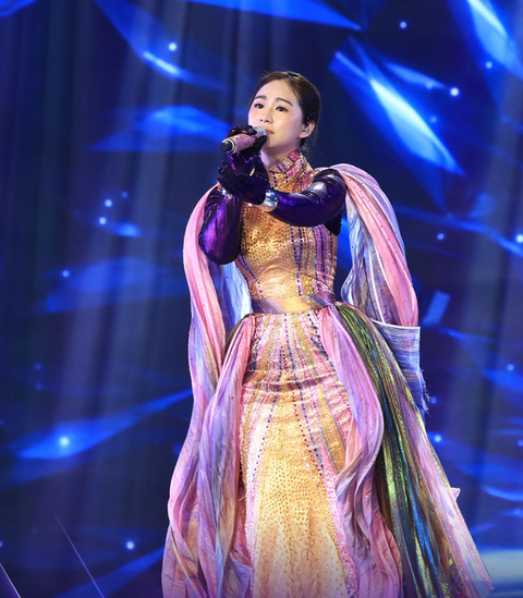 Sự trở lại của ‘Kim Sa Ngư’ Lương Bích Hữu gây rúng động mọi mặt trận mạng xã hội - Ảnh 5. Sự trở lại của ‘Kim Sa Ngư’ Lương Bích Hữu gây rúng động mọi mặt trận mạng xã hội - Ảnh 5.
