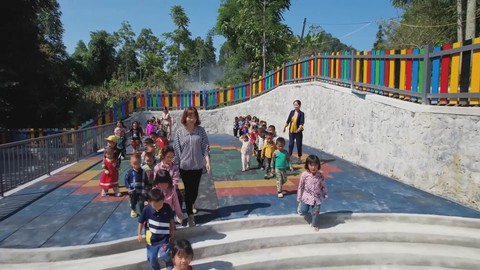 Ngôi trường bằng nhựa tái chế đầu tiên tại Việt Nam - Ảnh 3. Ngôi trường bằng nhựa tái chế đầu tiên tại Việt Nam - Ảnh 3.