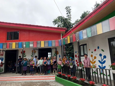 Ngôi trường bằng nhựa tái chế đầu tiên tại Việt Nam - Ảnh 4. Ngôi trường bằng nhựa tái chế đầu tiên tại Việt Nam - Ảnh 4.