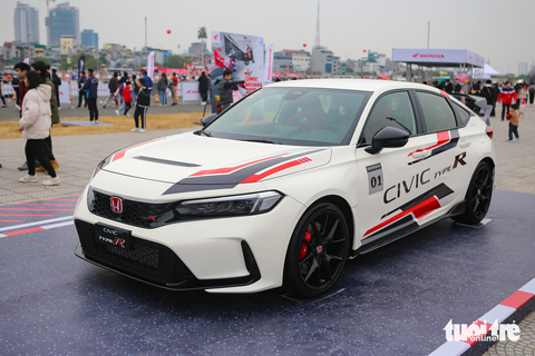 Người Việt phải mua Honda Civic Type R giá gấp 3 lần bản thường - Ảnh 1. Người Việt phải mua Honda Civic Type R giá gấp 3 lần bản thường - Ảnh 1.